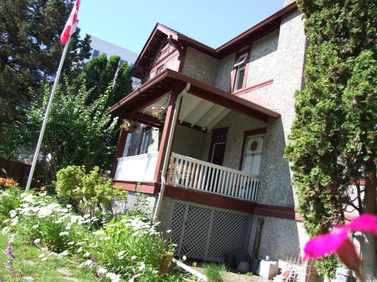 Stirling House Bed & Breakfast Kelowna Ngoại thất bức ảnh